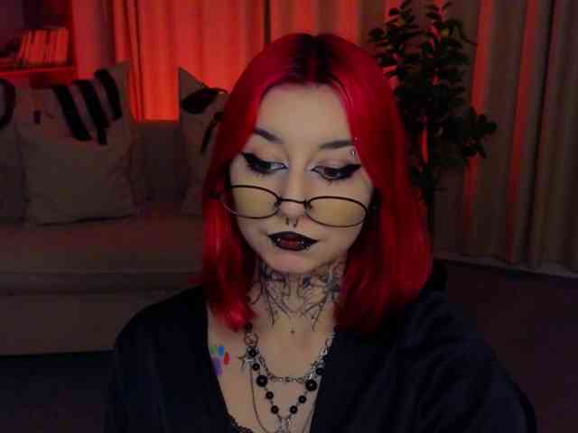 MistressMarcelline webcam