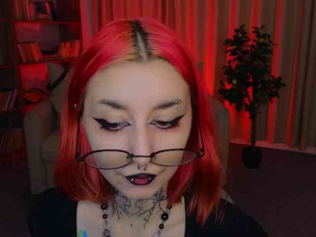 MistressMarcelline webcam