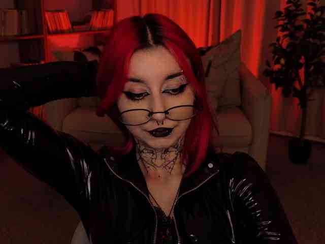 MistressMarcelline webcam
