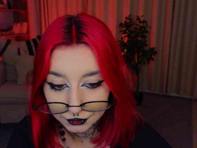 MistressMarcelline webcam