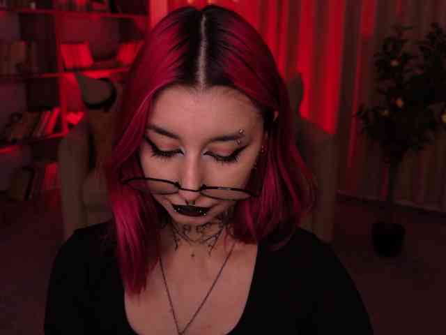 MistressMarcelline webcam