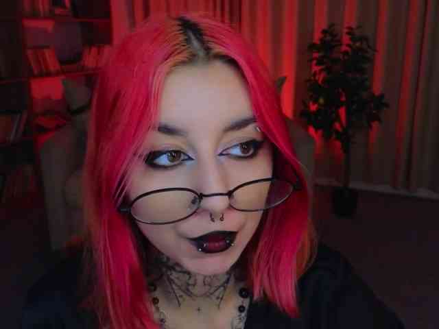 MistressMarcelline webcam