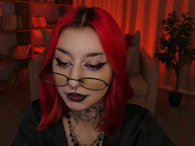 MistressMarcelline webcam
