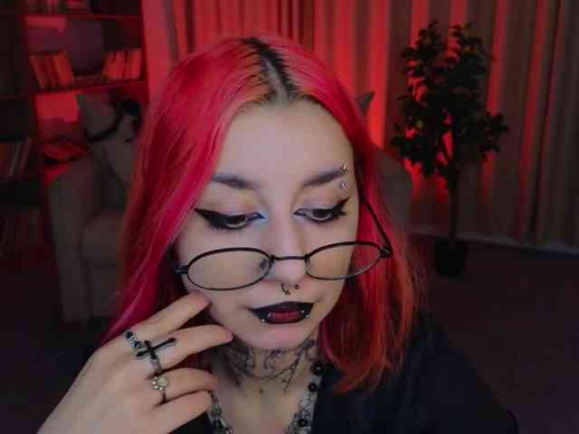 MistressMarcelline webcam