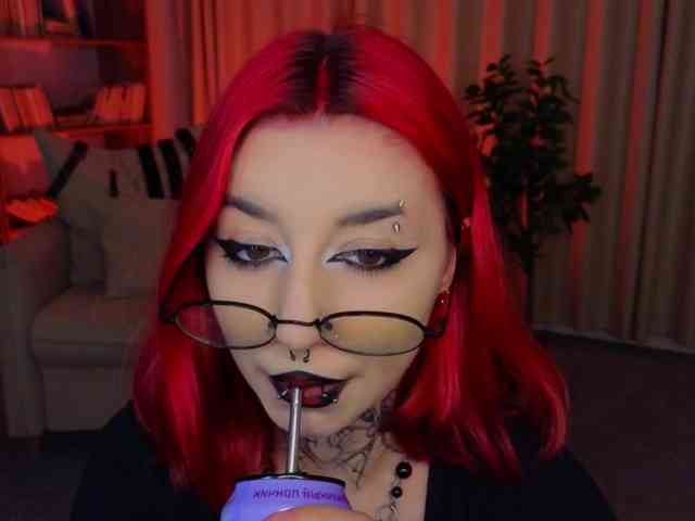 MistressMarcelline webcam