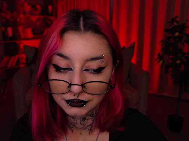 MistressMarcelline webcam
