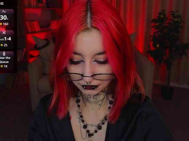 MistressMarcelline webcam