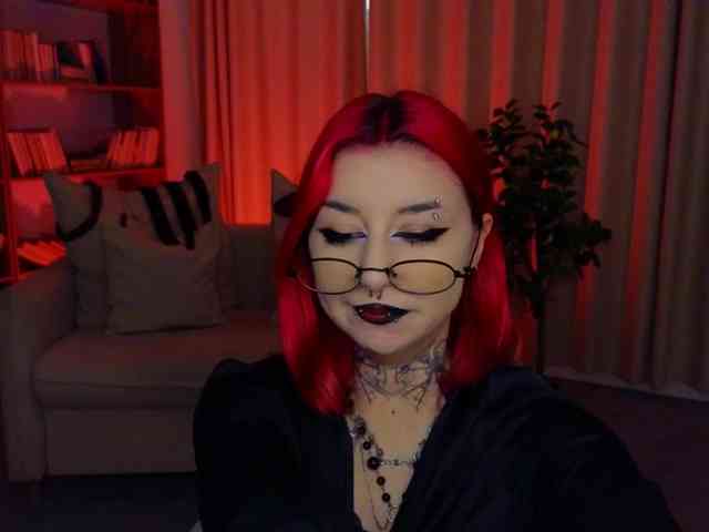 MistressMarcelline webcam