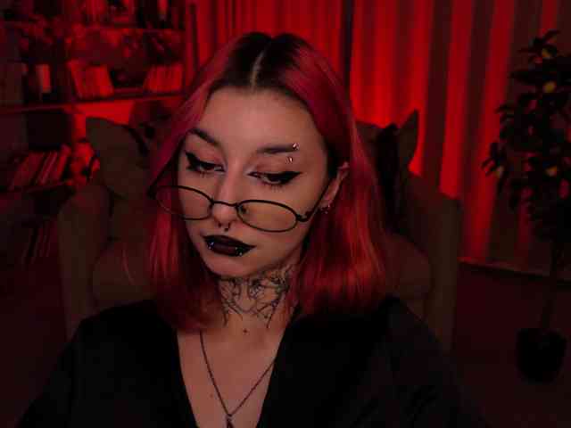 MistressMarcelline webcam