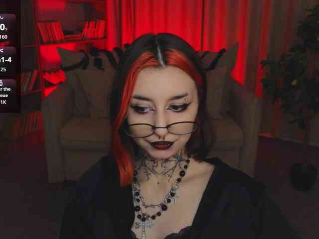 MistressMarcelline webcam