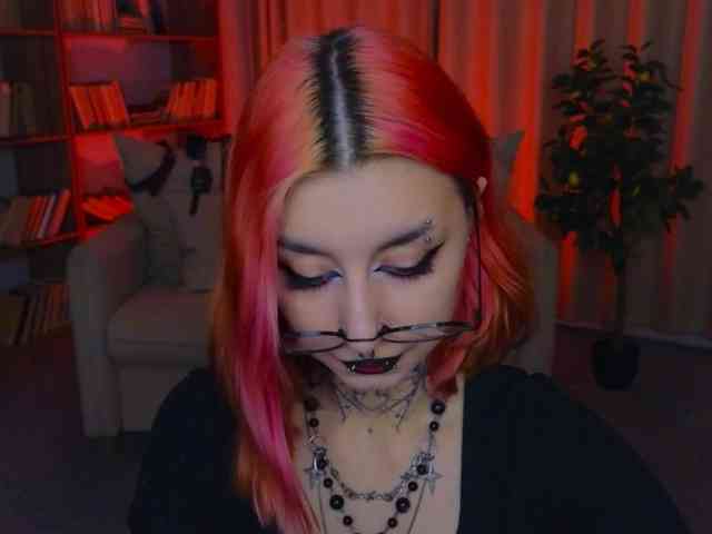 MistressMarcelline webcam