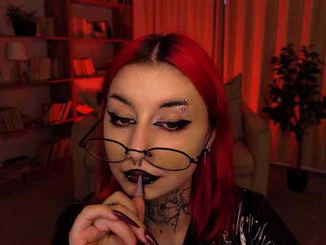 MistressMarcelline webcam