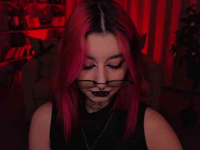MistressMarcelline webcam
