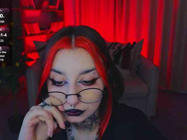 MistressMarcelline webcam