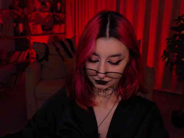 MistressMarcelline webcam
