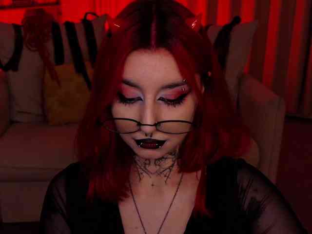 MistressMarcelline webcam