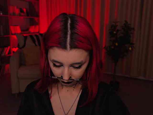 MistressMarcelline webcam