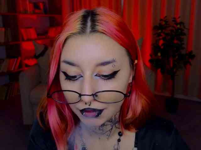 MistressMarcelline webcam