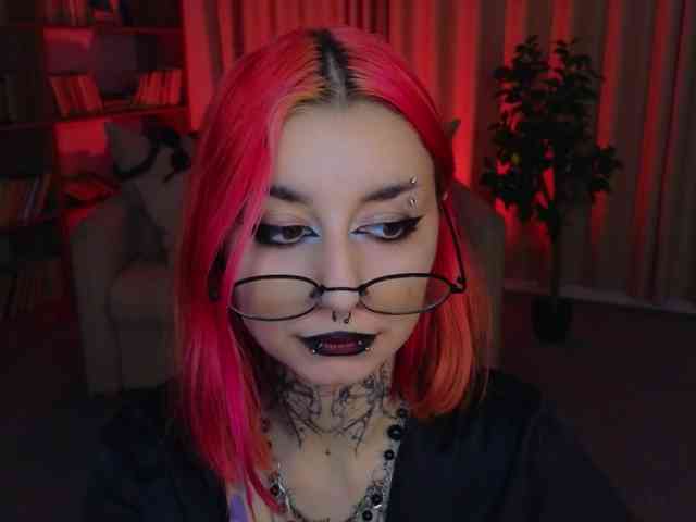 MistressMarcelline webcam