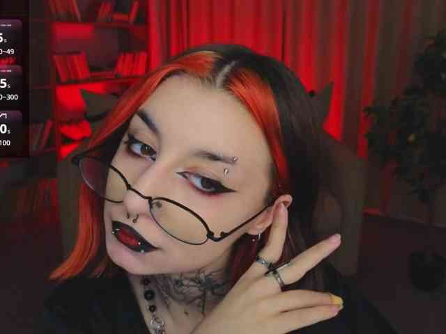 MistressMarcelline webcam