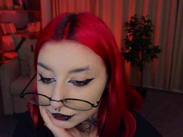 MistressMarcelline webcam