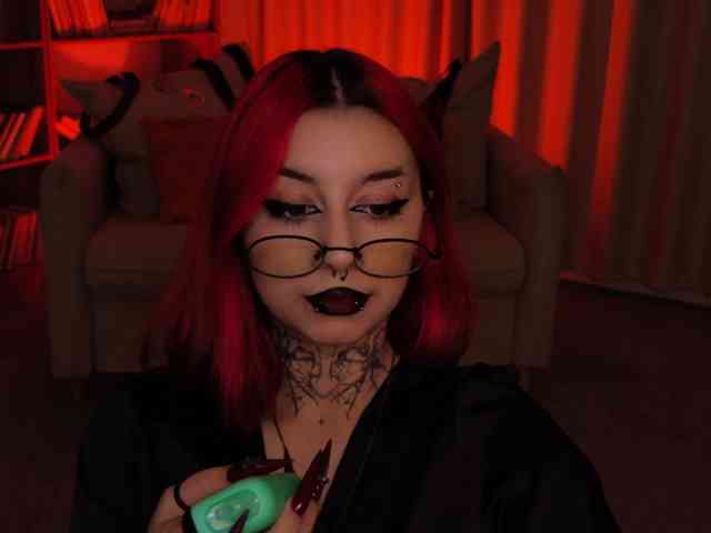 MistressMarcelline webcam