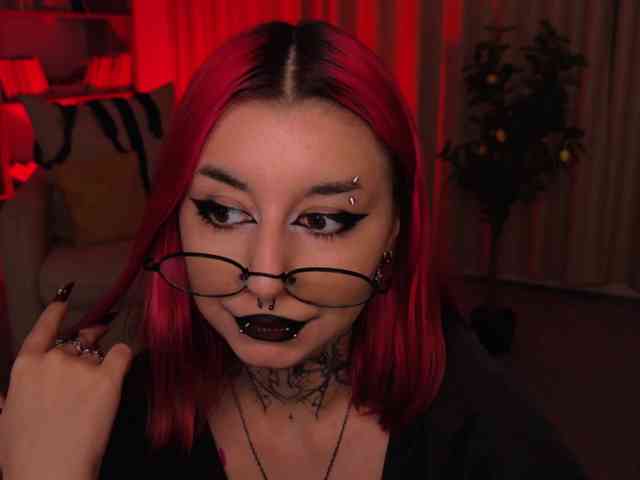 MistressMarcelline webcam