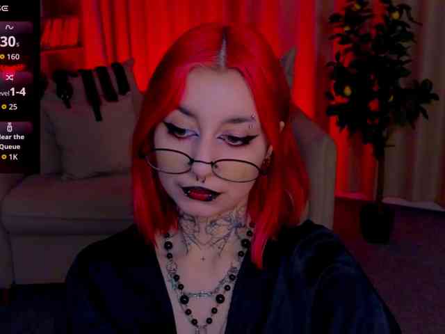 MistressMarcelline webcam
