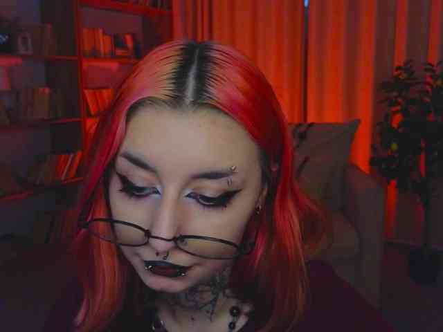 MistressMarcelline webcam