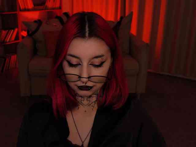 MistressMarcelline webcam
