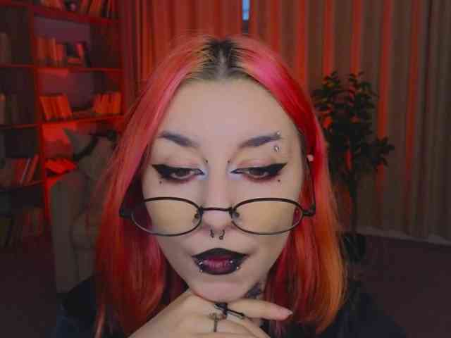 MistressMarcelline webcam
