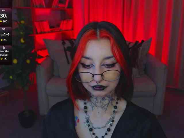 MistressMarcelline webcam