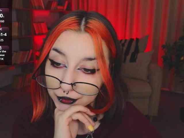 MistressMarcelline webcam