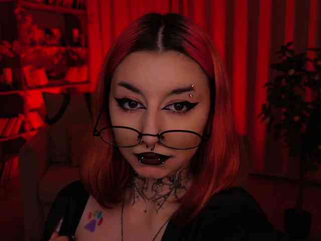 MistressMarcelline webcam
