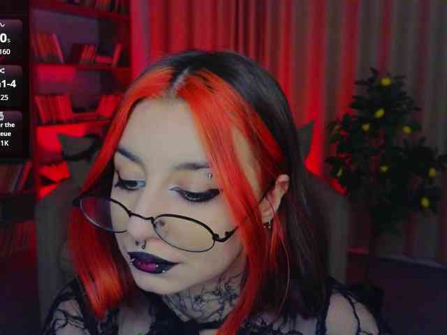 MistressMarcelline webcam