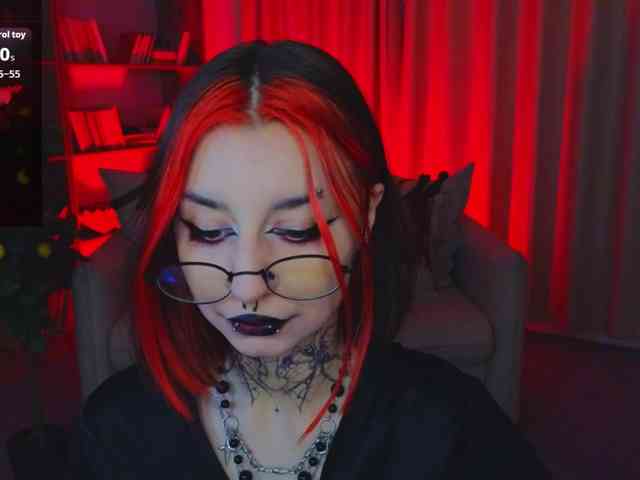 MistressMarcelline webcam