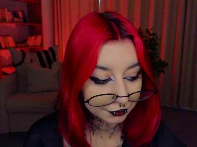 MistressMarcelline webcam