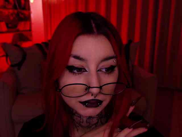 MistressMarcelline webcam