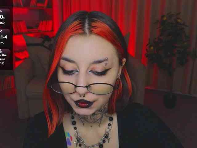 MistressMarcelline webcam