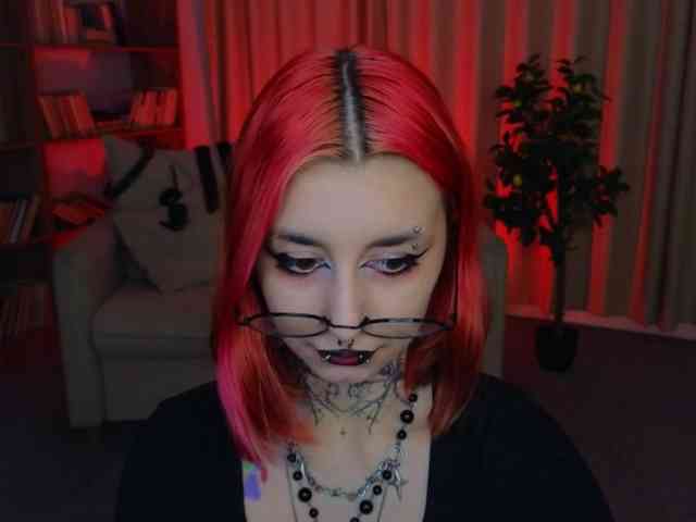 MistressMarcelline webcam