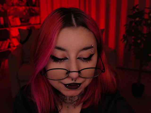 MistressMarcelline webcam