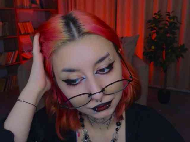 MistressMarcelline webcam