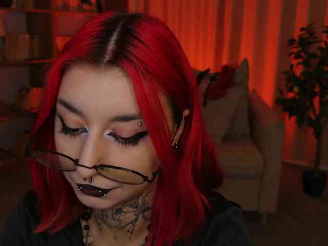 MistressMarcelline webcam