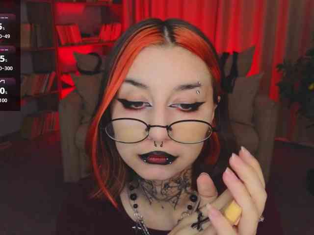 MistressMarcelline webcam