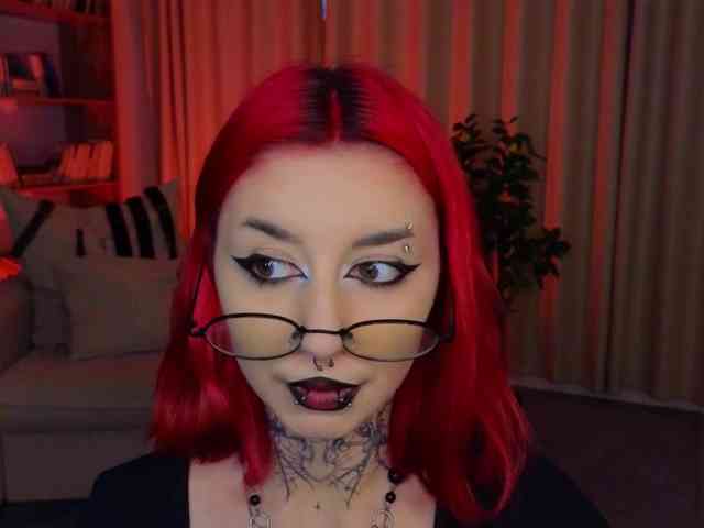 MistressMarcelline webcam