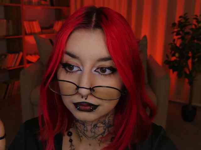 MistressMarcelline webcam