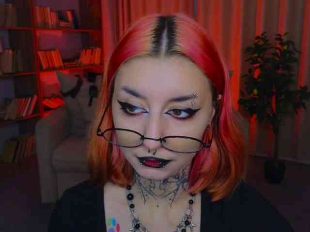 MistressMarcelline webcam