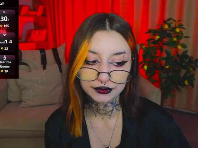 MistressMarcelline webcam