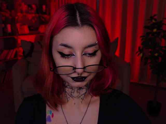 MistressMarcelline webcam
