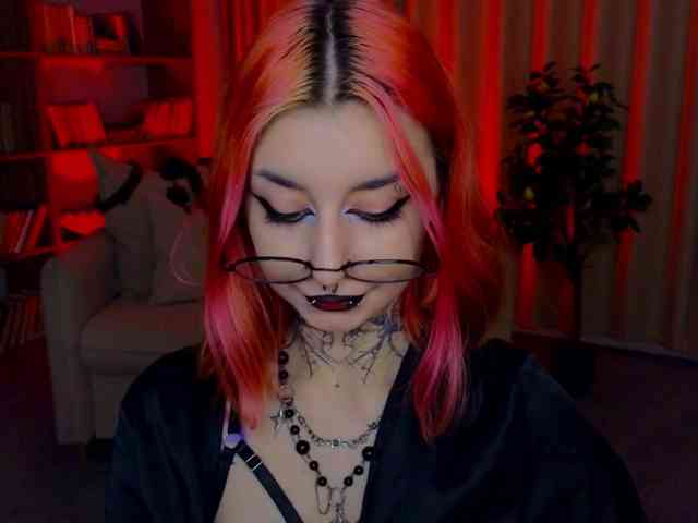 MistressMarcelline webcam